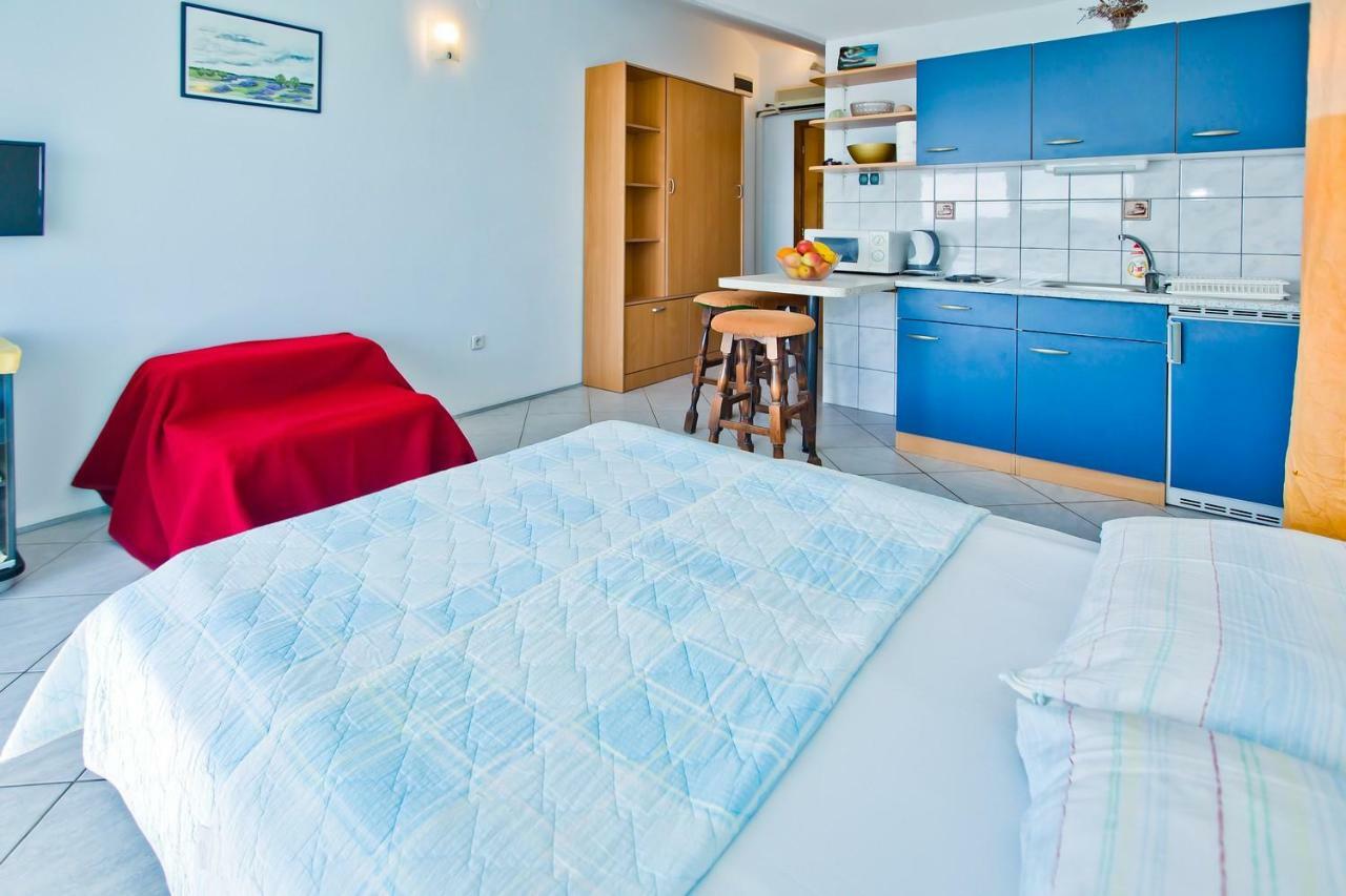 Apartments Cloud Хвар Экстерьер фото