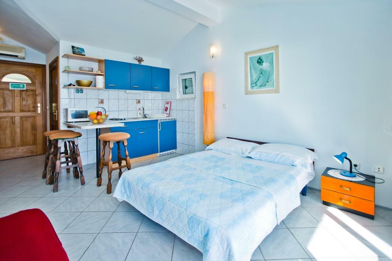 Apartments Cloud Хвар Экстерьер фото